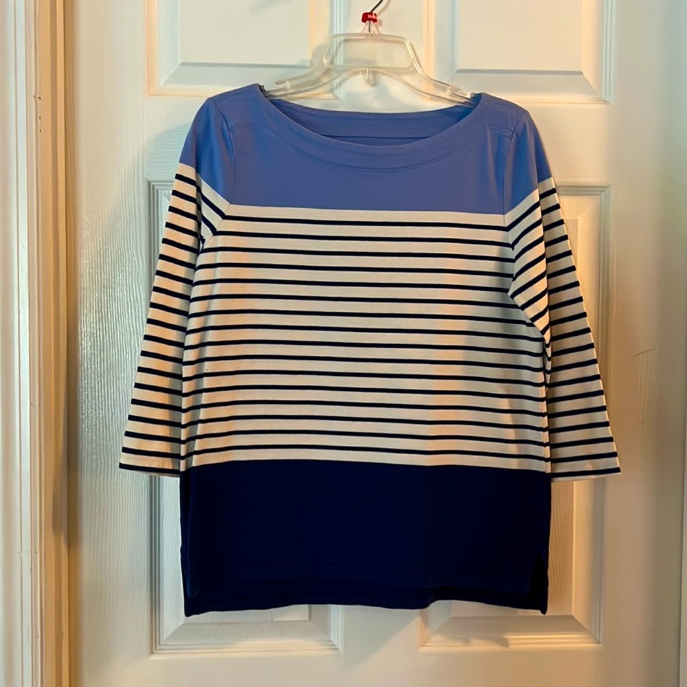 Talbots 3/4 sleeves knit top. Excellent condition. Size Lg Petite.